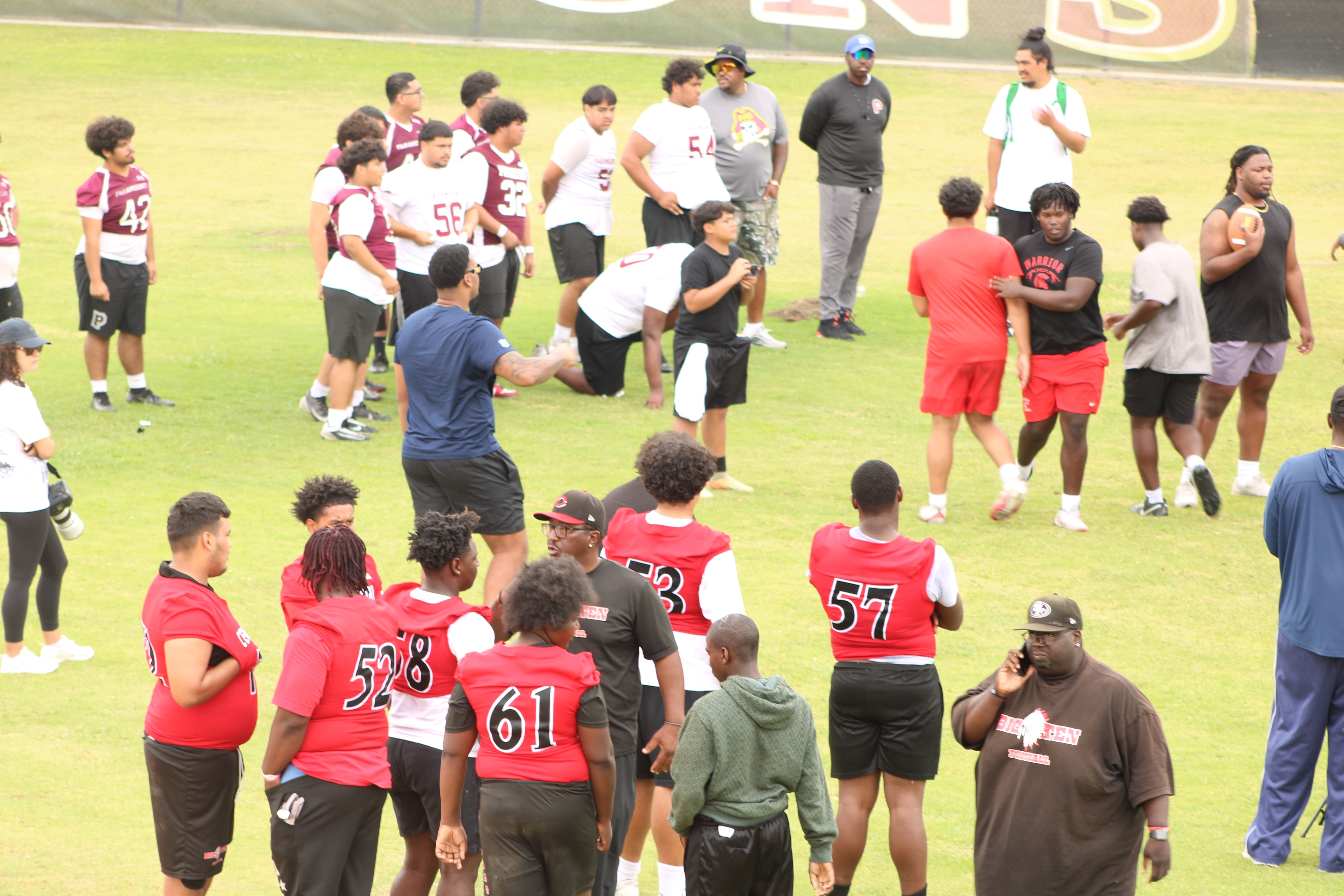 Linemen competing in 5v5 matchups during A Weekend in Compton